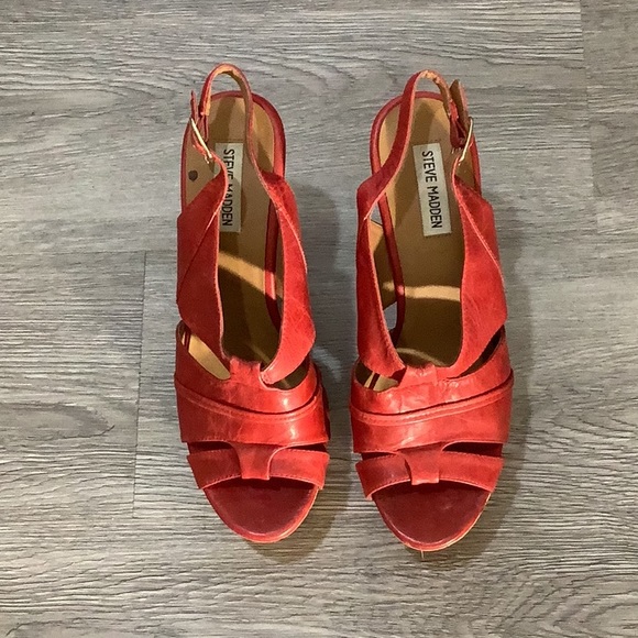 Steve Madden Red Cork Platfrom - Picture 2 of 8